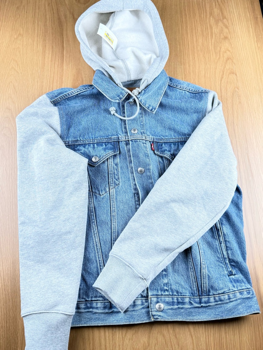 Levi's Two-Tone Blue Denim Jacket with Light Gray Hooded Sleeves